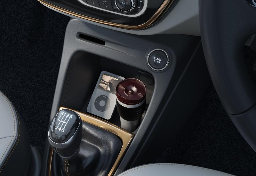 Детали интерьера Renault Captur 2017 года  (IN) (фото 22 из 23)